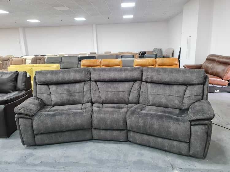 ПРОМОЦИЯ!!! Извит тъмно сив диван от плат с  релаксиращ механизъм