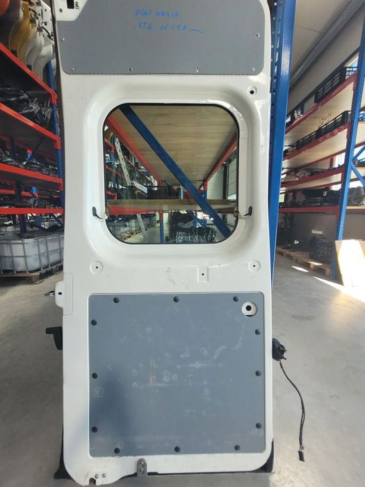 Usi spate model inalt cu tabla sau geam pentru Peugeot boxer / Citroen