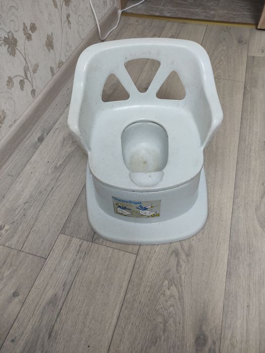 Горшок для ребенка и тазик
