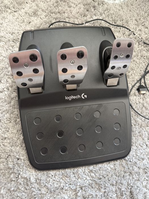 Волан с педали и скоростен лост Logitech g29 pc/ps4/ps5