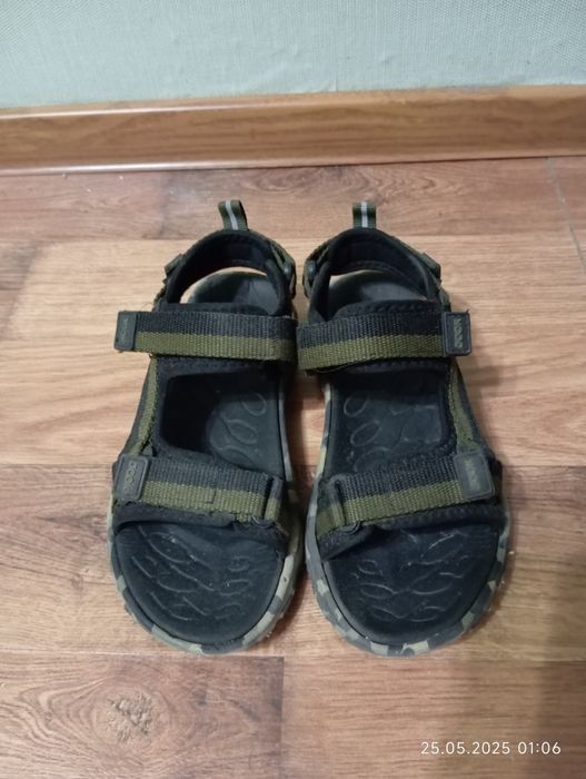 Сандалии на мальчика