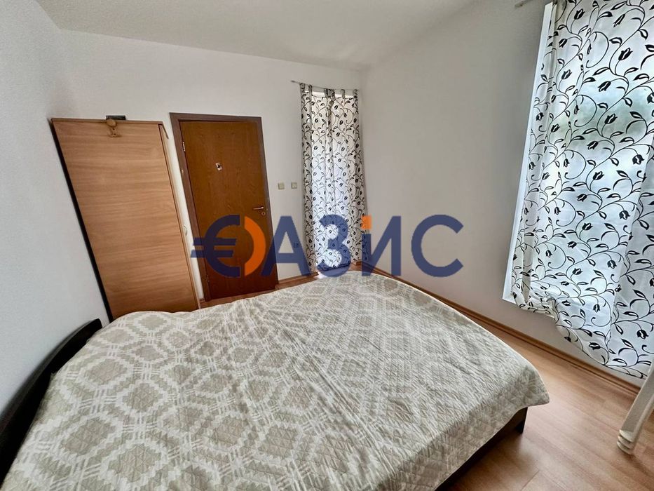 Продава се Тристаен апартамент в к.к. Слънчев бряг - 67 кв.м за 525 €/кв.м - Снимка #5