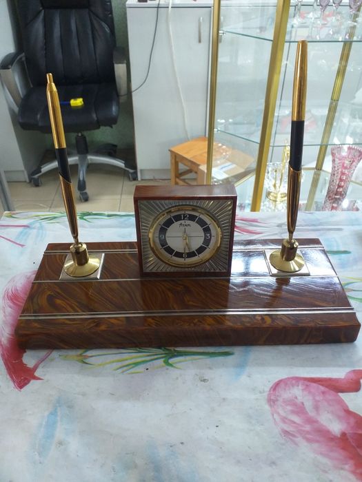 Продам настольные Часы пр ссср