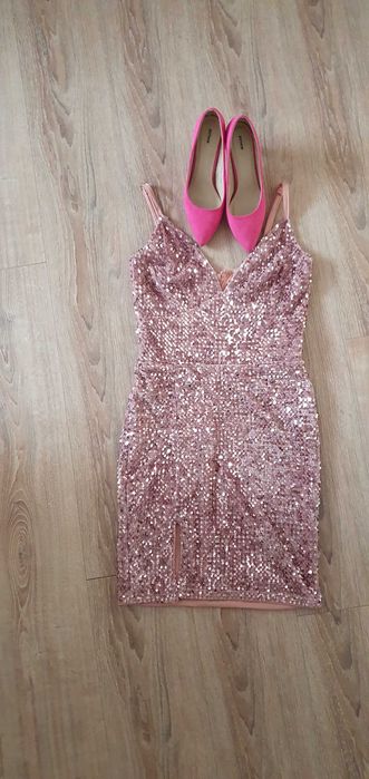 Рокля с пайети размер S