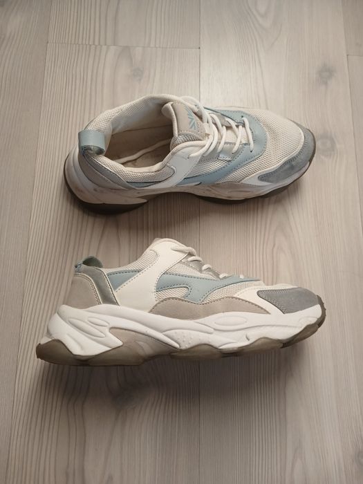 Спортивная обувь распродажа