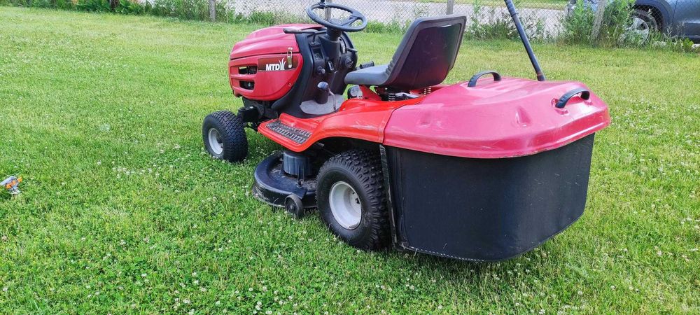 ПРОДАВАМ Тракторна косачка MTD