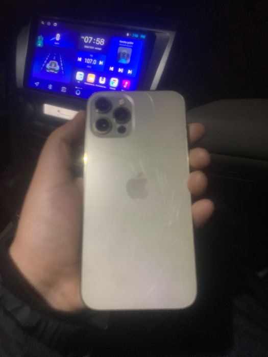 Продам Айфон 12pro