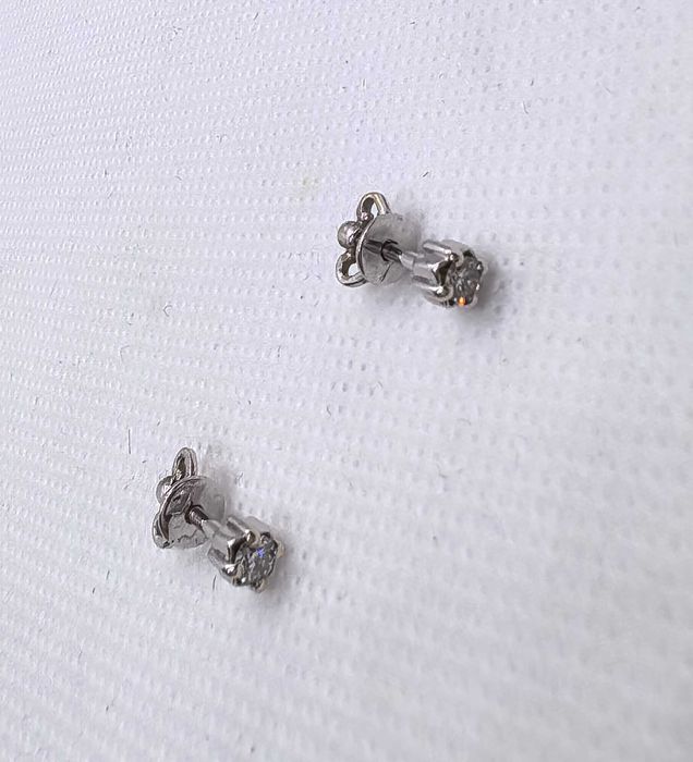 Серьги гвоздики Белое золото