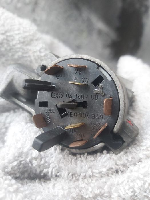 Замок ауди а6 с5