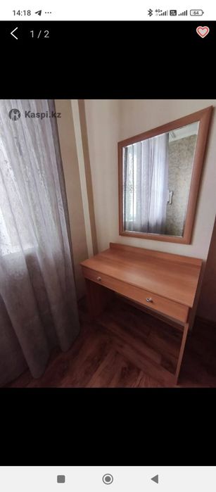 Продам косметический стол