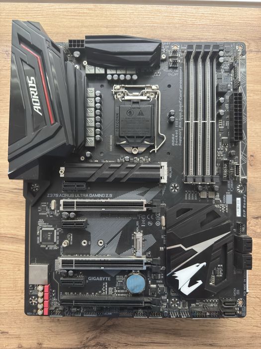 Placa de baza Gigabyte AORUS Z370 Ultra Gaming 2.0