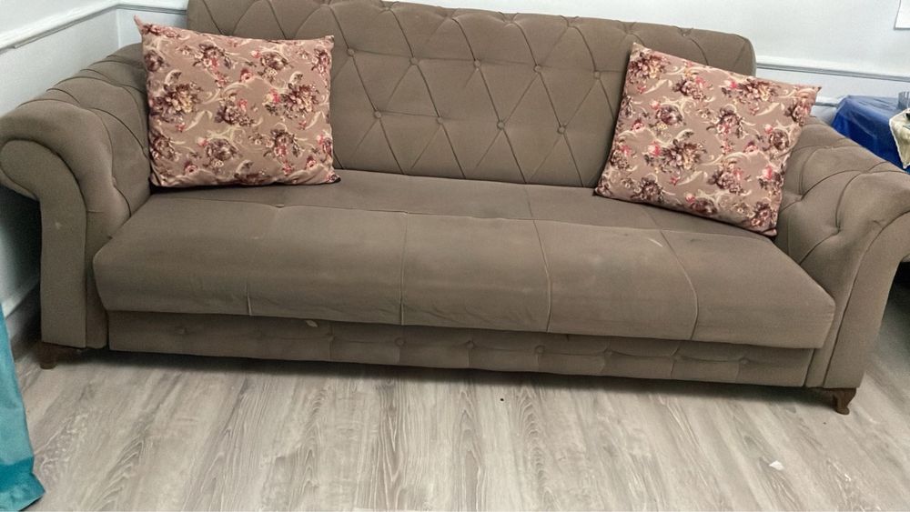 Срочно продам диван