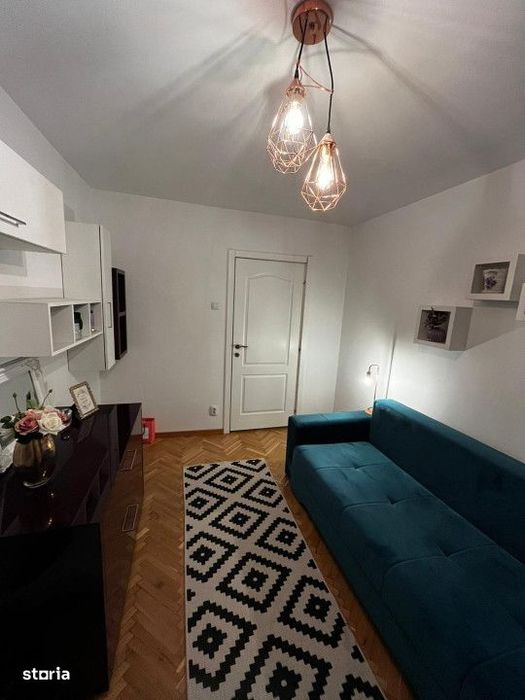 Apartament 3 camere decomandate, 2 bai, etajul 1, zona strazii Bucures
