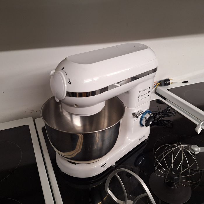 Кухненски робот тестомесачка Делимано 4.5 литра/1400 вата