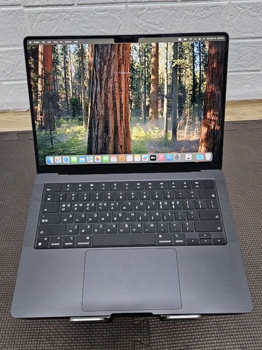 Macbook pro m3 pro spaceblack 14 dyum 18GB/512GB full box