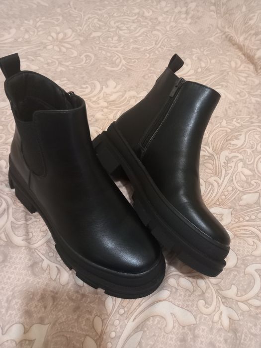 Продам  лоперсы, ботинки 37 размер