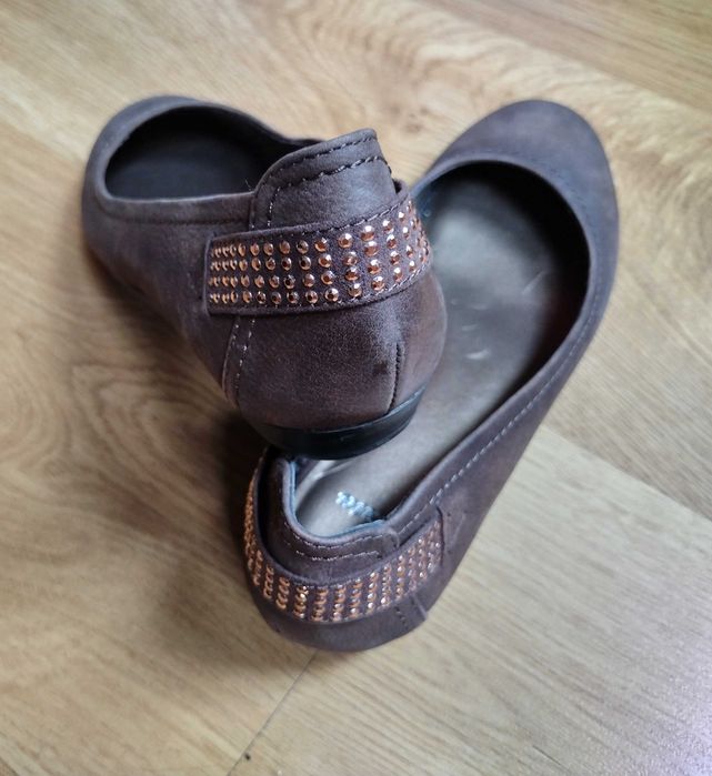 Bata - нови дамски обувки от естествена кожа балеринки  № 36