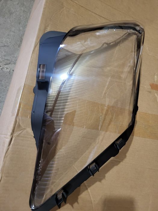 Стекло фары Lexus Lx 570