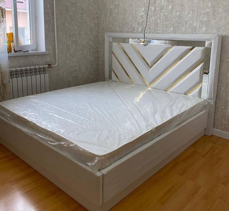 Продам спальная гарнитура