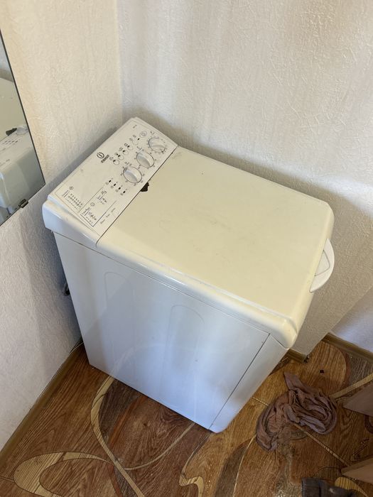 продам стиральную машинку индезит
