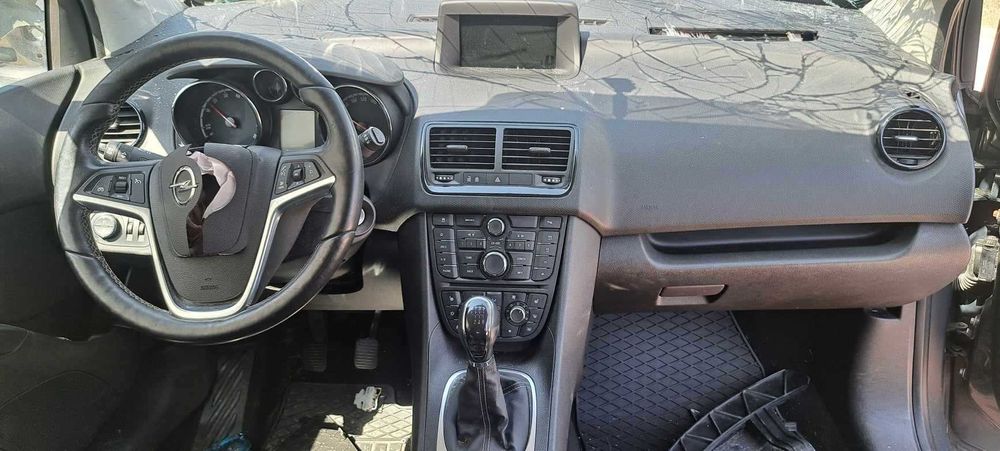 Опел Мерива 1,4 турбо . На части