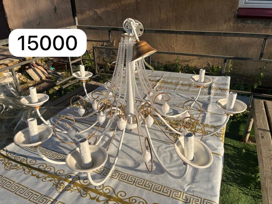 Продам люстры и бра .
