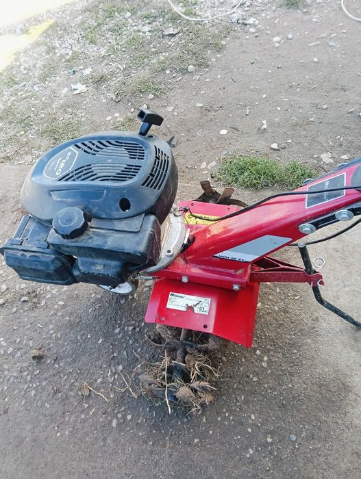 Vând motocultor hurricane