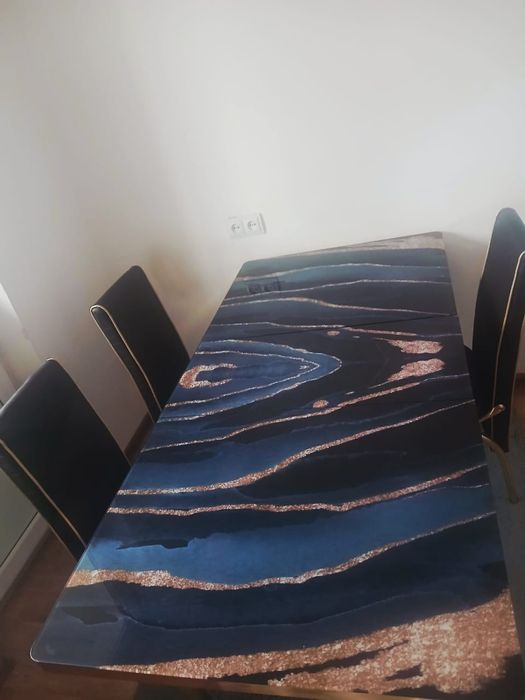 Мраморный стол для кухни