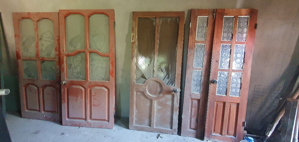 Межкомнотные двери 4 штук