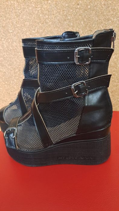 Дамски летни боти