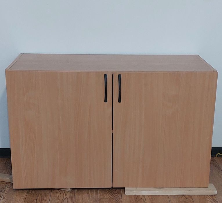 Продам тумбу двухдверную