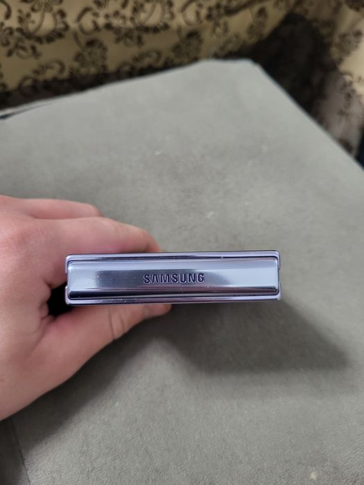Самсунг флип 4 с коробкой