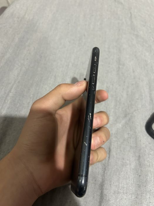 Продавам iPhone XR 128gb
