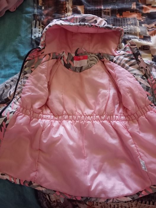 Продам куртку детскую