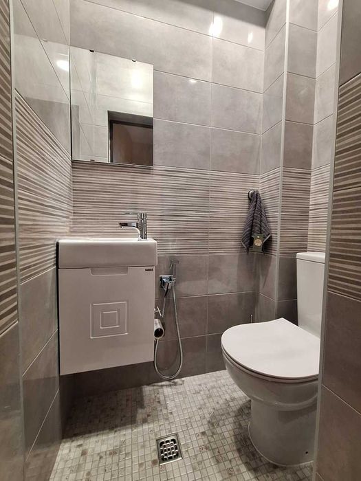 Дава се под наем Тристаен апартамент в София, Център - 80 кв.м за 1097.01 € - Снимка #5