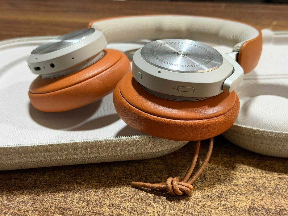 Блутут слушалки Bang & Olufsen Beoplay HX (Timber)