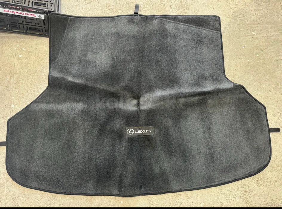 Полик в багажник от LEXUS RX!