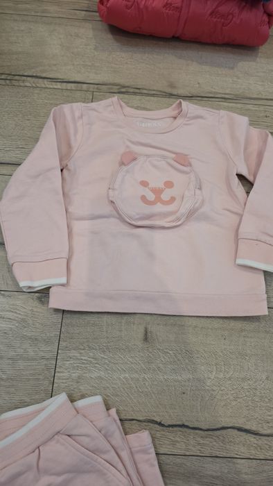 Дрехи на Guess за момиче на 4 години
