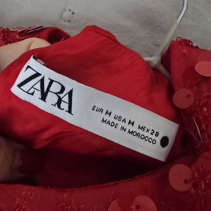 Рокля с пайети, червена Zara, размер M.