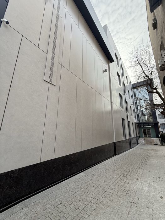 Сдается в аренду бизнес ценр  на М.Горкого.