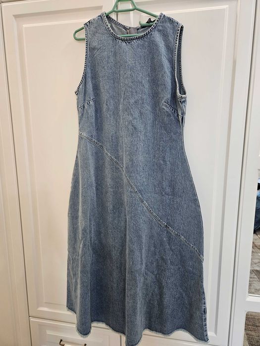Rochii denim noi
