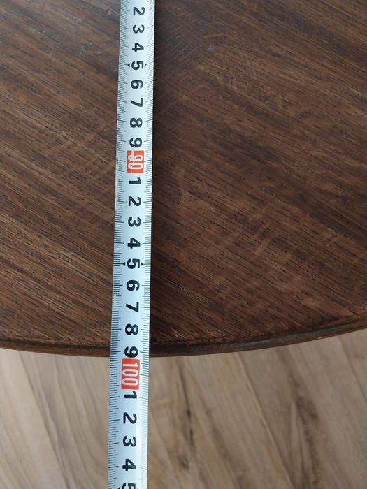 Дървена, холна маса.