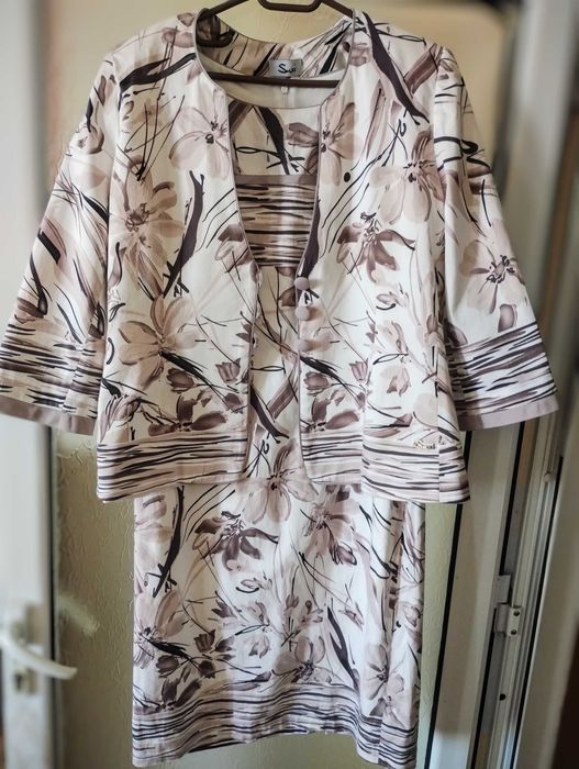 Елегантен дамски костюм от две части - рокля и сако