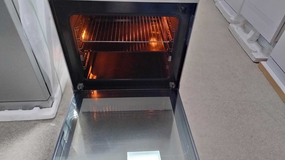 А+ Готварска печка с керамичен плот Electrolux-Електролукс 74 л