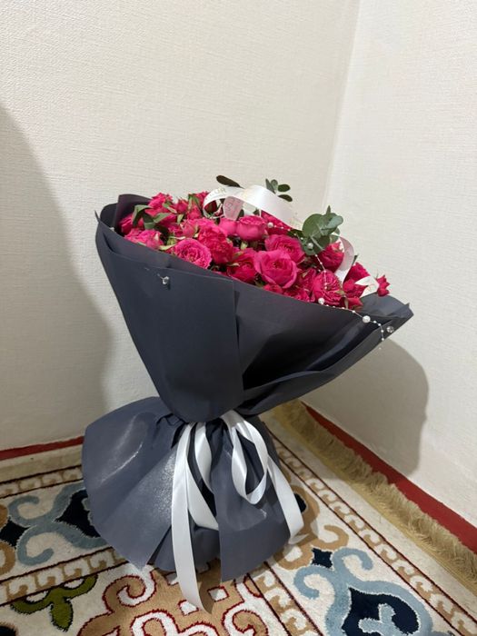 спрей розы букет