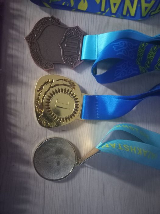 Продам медали для коллекции