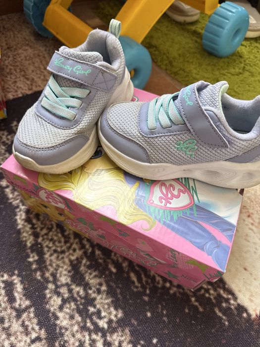 Детские кроссовки