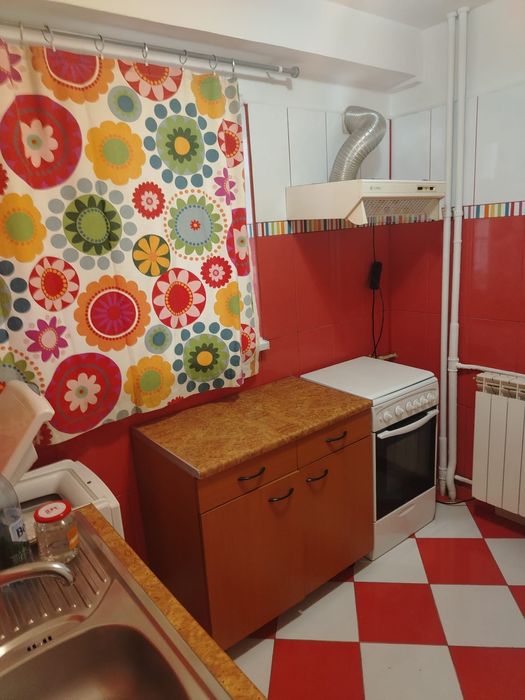 Proprietar inchiriez garsoniera,dr taberei , favorit