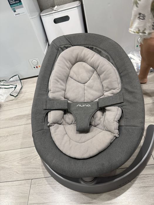Продам детский шезлонг от бренда NUNA
