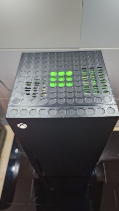 Mini frigider Xbox Series X – 10L – Functional